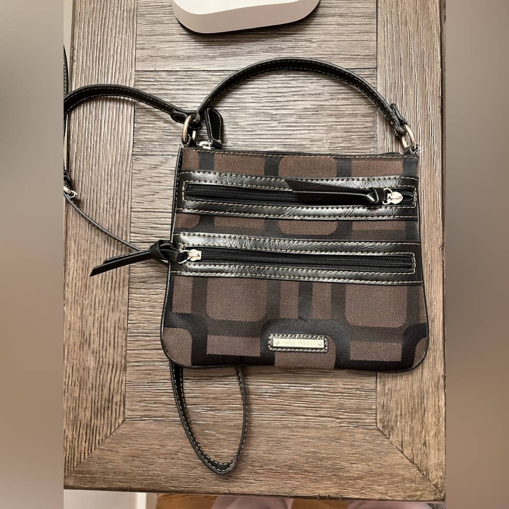 Nine west cross body bag in a very good condition